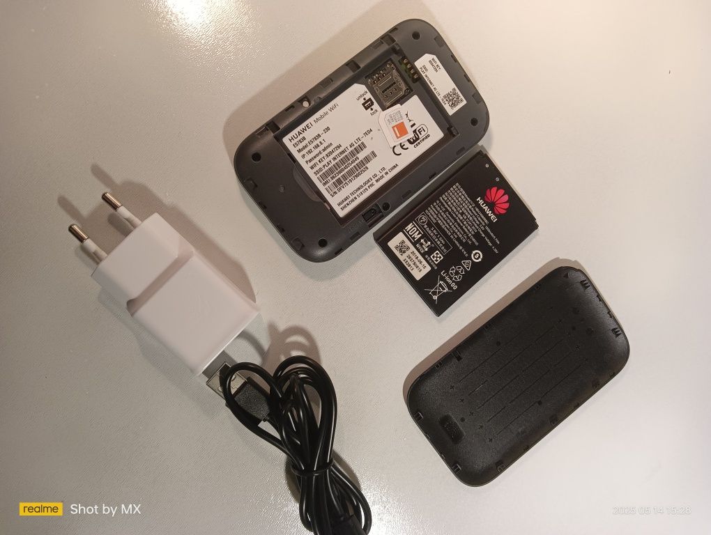 Router LTE 300Mb/s przenośny WiFi 2,4 GHz 5 GHzna kartę SIM internet
