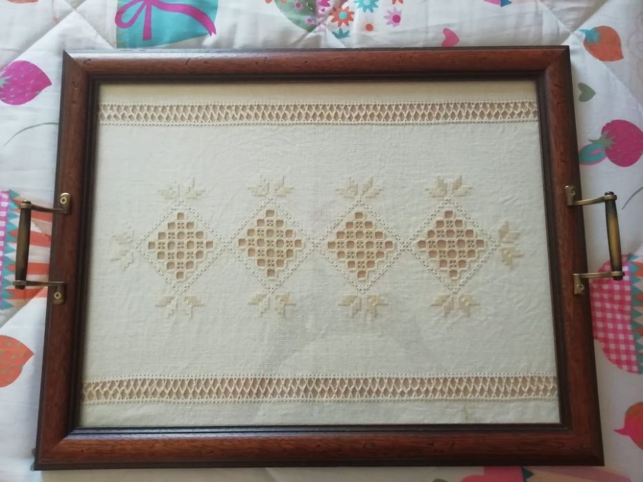 Tabuleiro Artesanal + Vidro + Pano em Linho