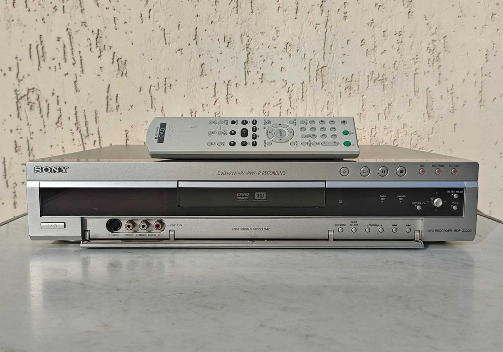DVD-рекордер Sony RDR-GX300 з пультом керування ДЕФЕКТ