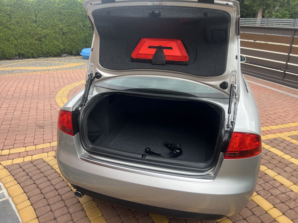 Audi a4 b7 2.0 MPI perfekcyjny zero korozji 188tys.km TUV