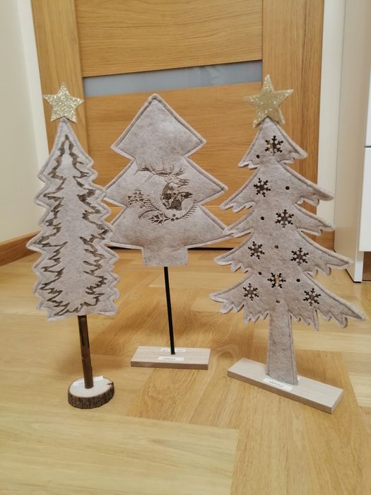 Komplet choinek do dekoracji wnętrz