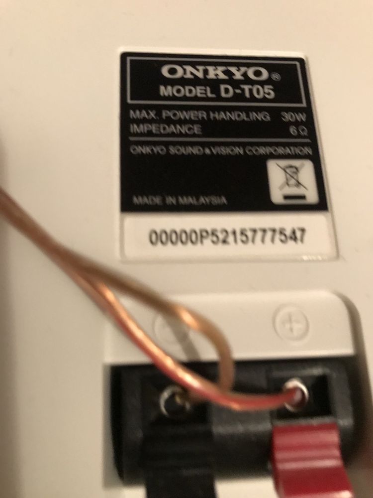 Odtwarzacz plyt CD z 2 glosnikami marki ONKYO model T-DO5