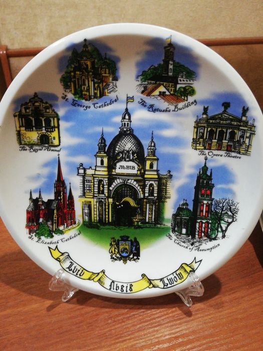 Сувениры тарелки