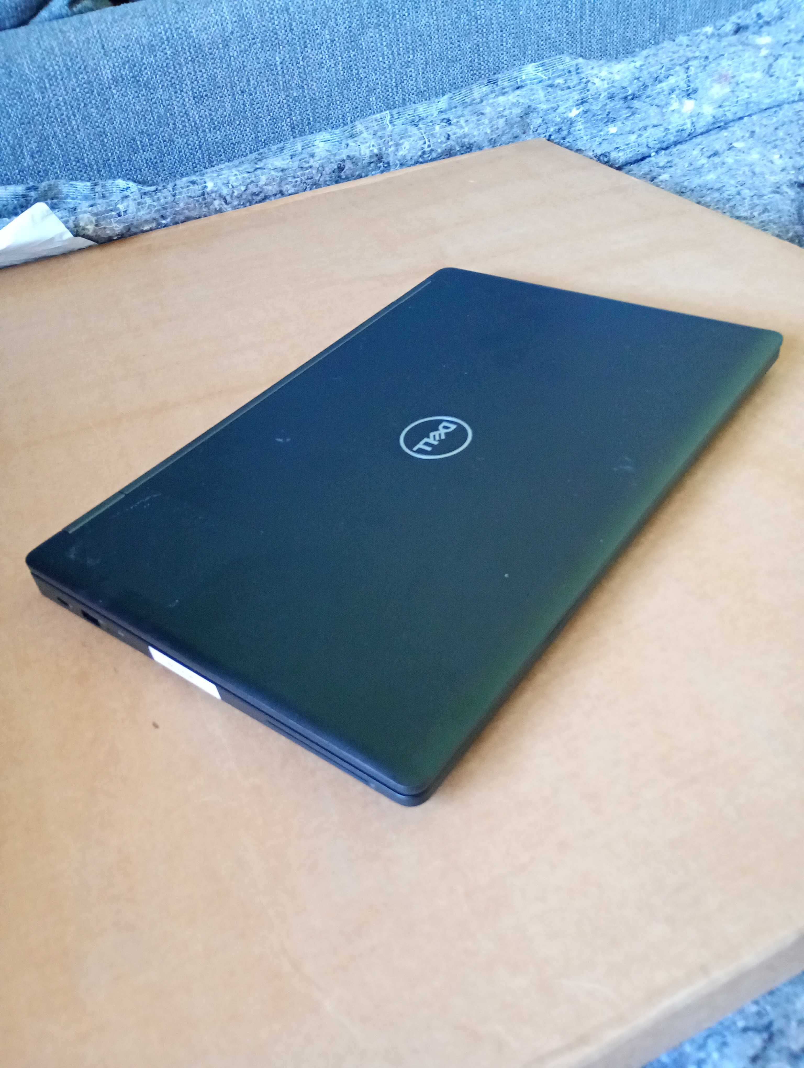 Laptop DELL Latitude 5590
