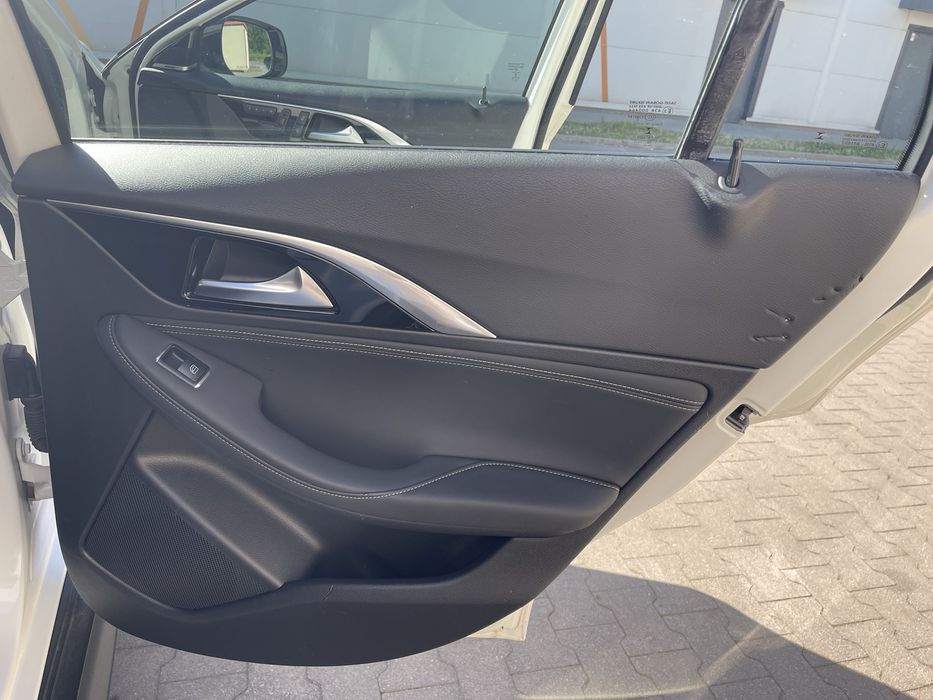 Infiniti QX30 2016