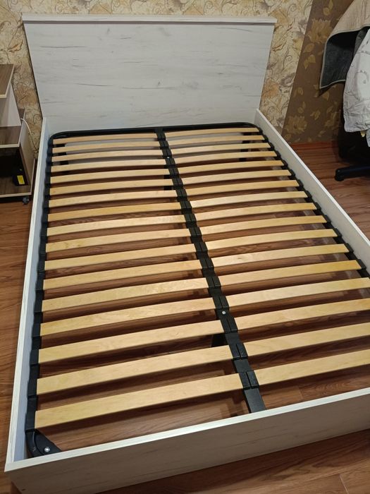 Продам ліжко 140*200 читайте опис!