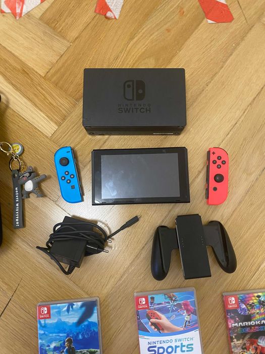 Nintendo Switch - stan bardzo dobry +3 gry +pokrowiec