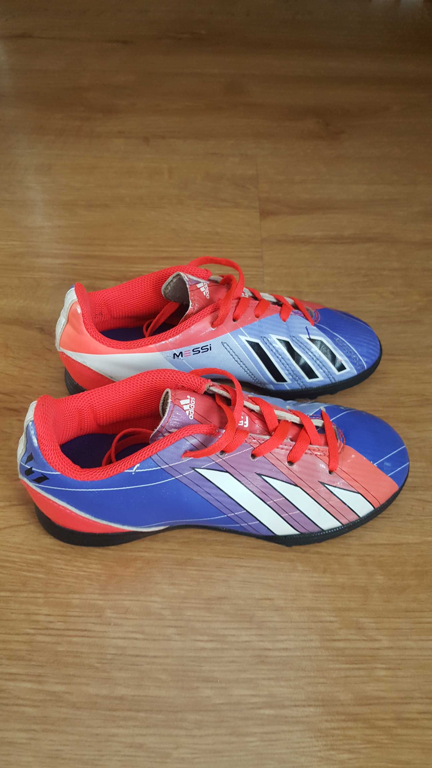 Buty sportowe Adidas Messi.