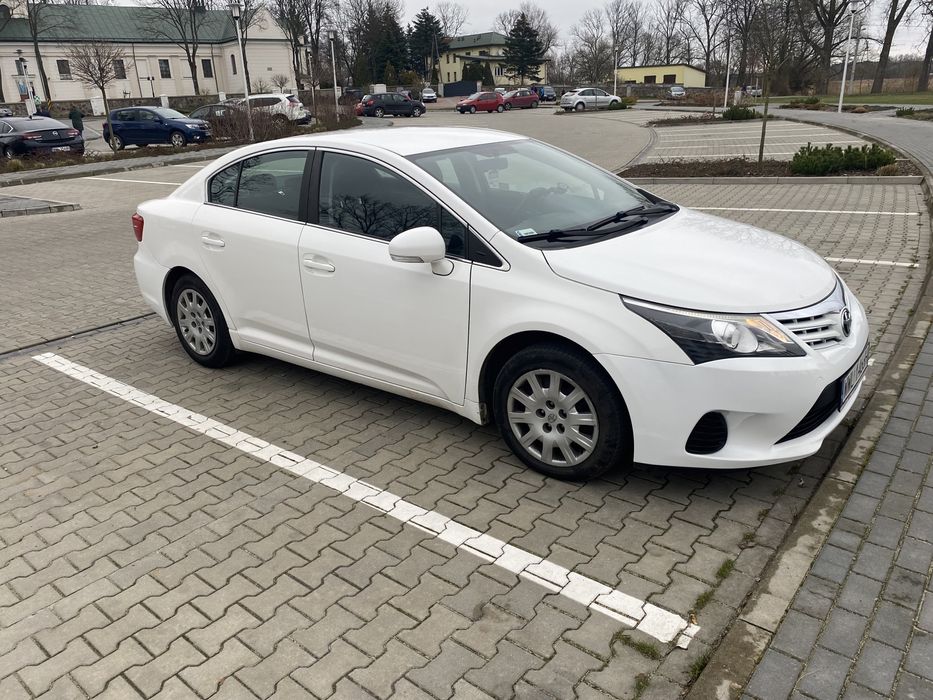 Toyota avensis rok 2014