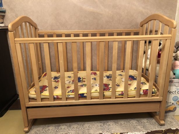 Детская деревянная кроватка Велес в отличном состоянии