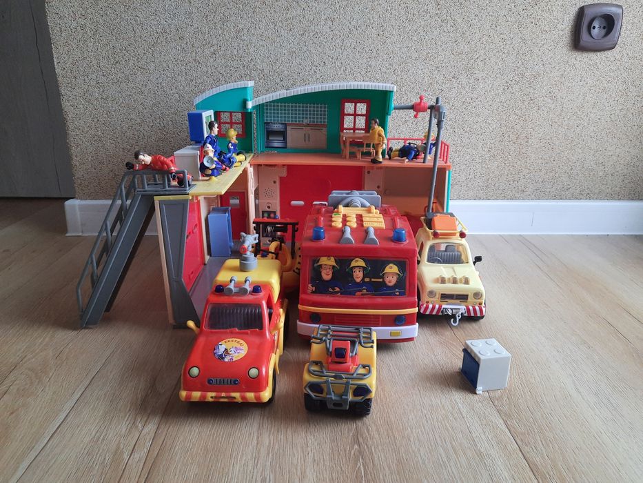 Remiza staracaka z pojazdami