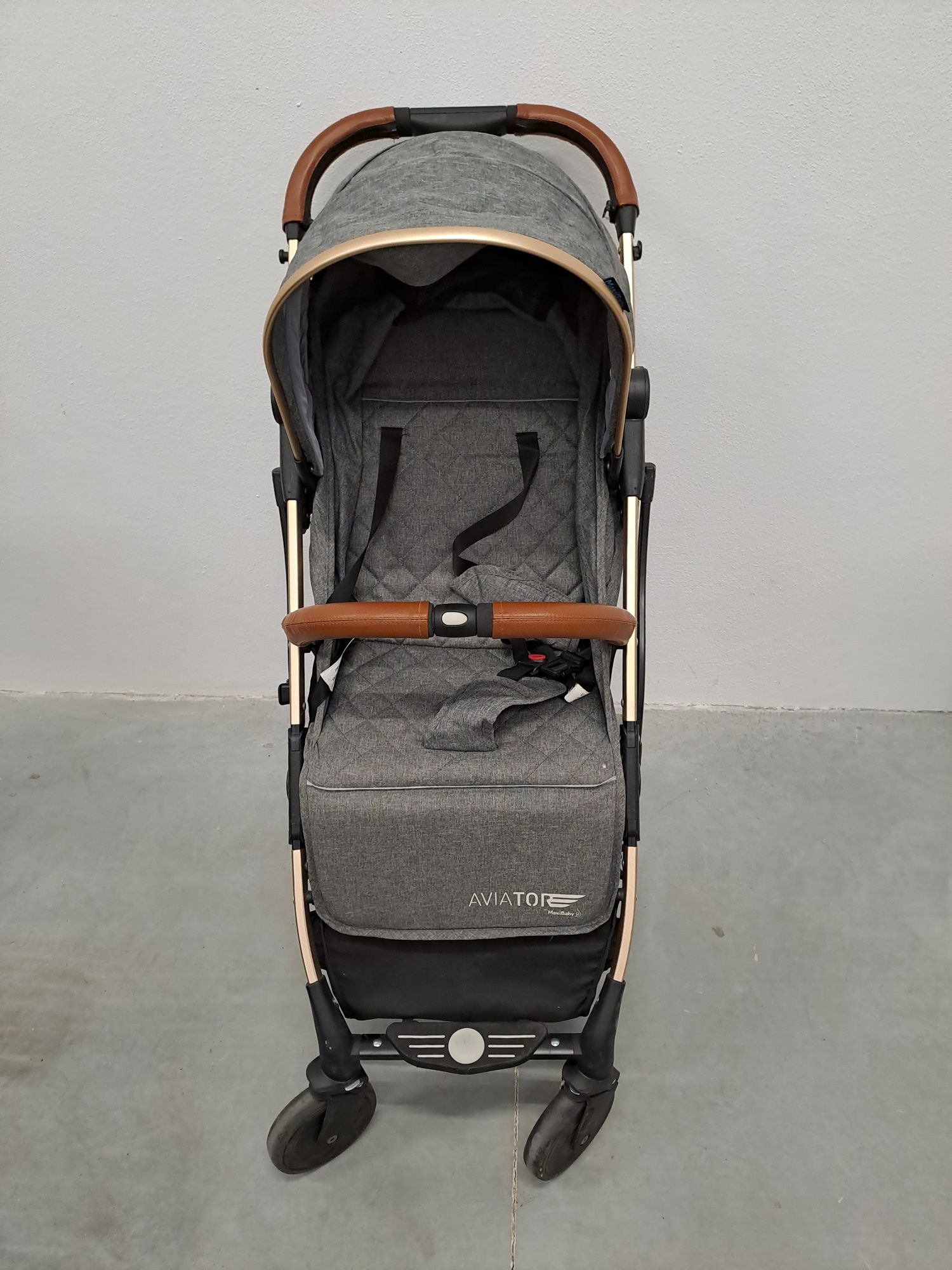 Carrinho de bebé AVIATOR MaxiBaby