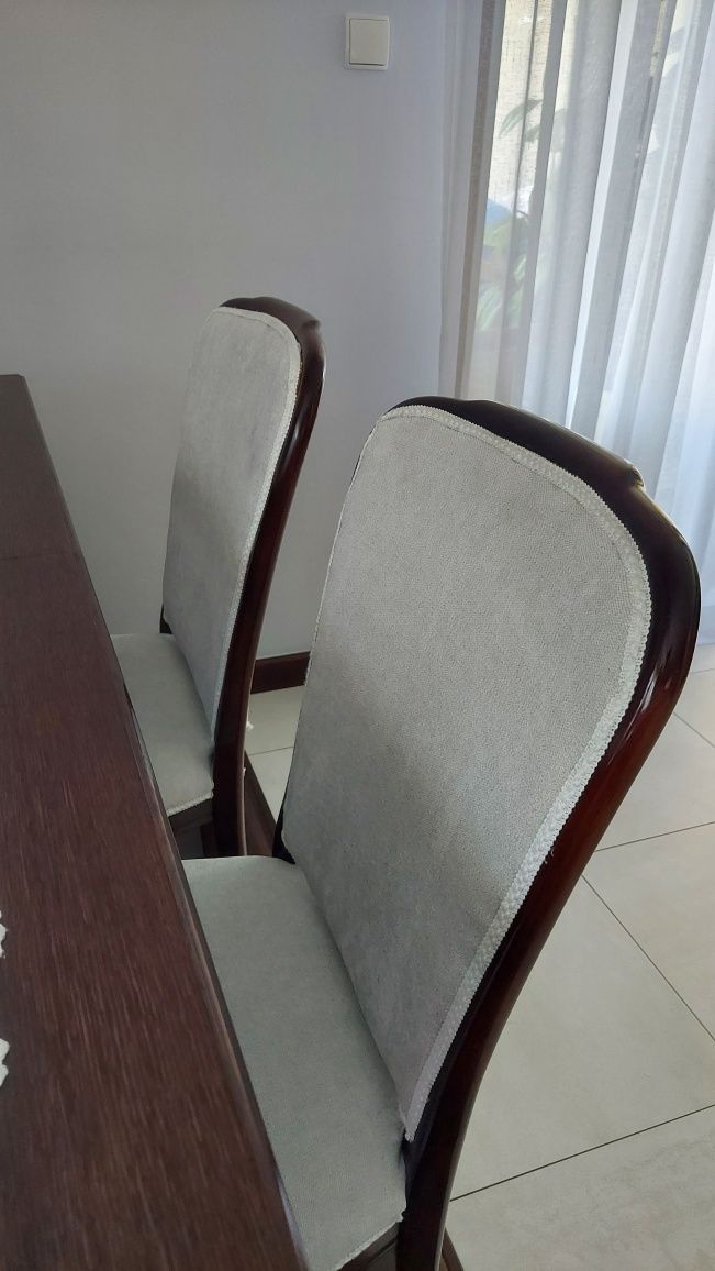 Stół do jadalni z drewna