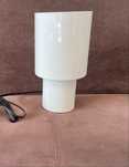 Biala lampa stolowa ikea