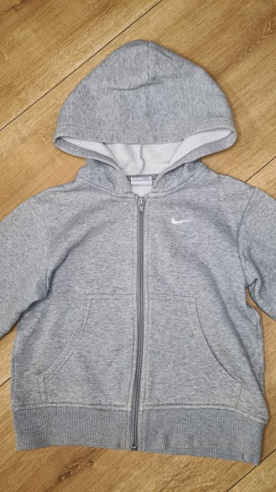 Bluza NIKE.  Szara. Z kapturem typu hoodie. 5 - 6 lat.  110 - 116.