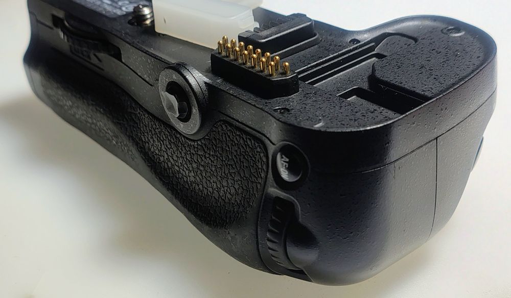 Oryginalny Grip Nikon MB-D10 Multi-Power Battery Pack + Akumulator EN-