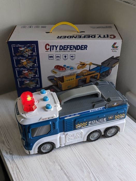 Паркінг Ігровий набір Lunatik Вантажівка гараж трансформер Поліція