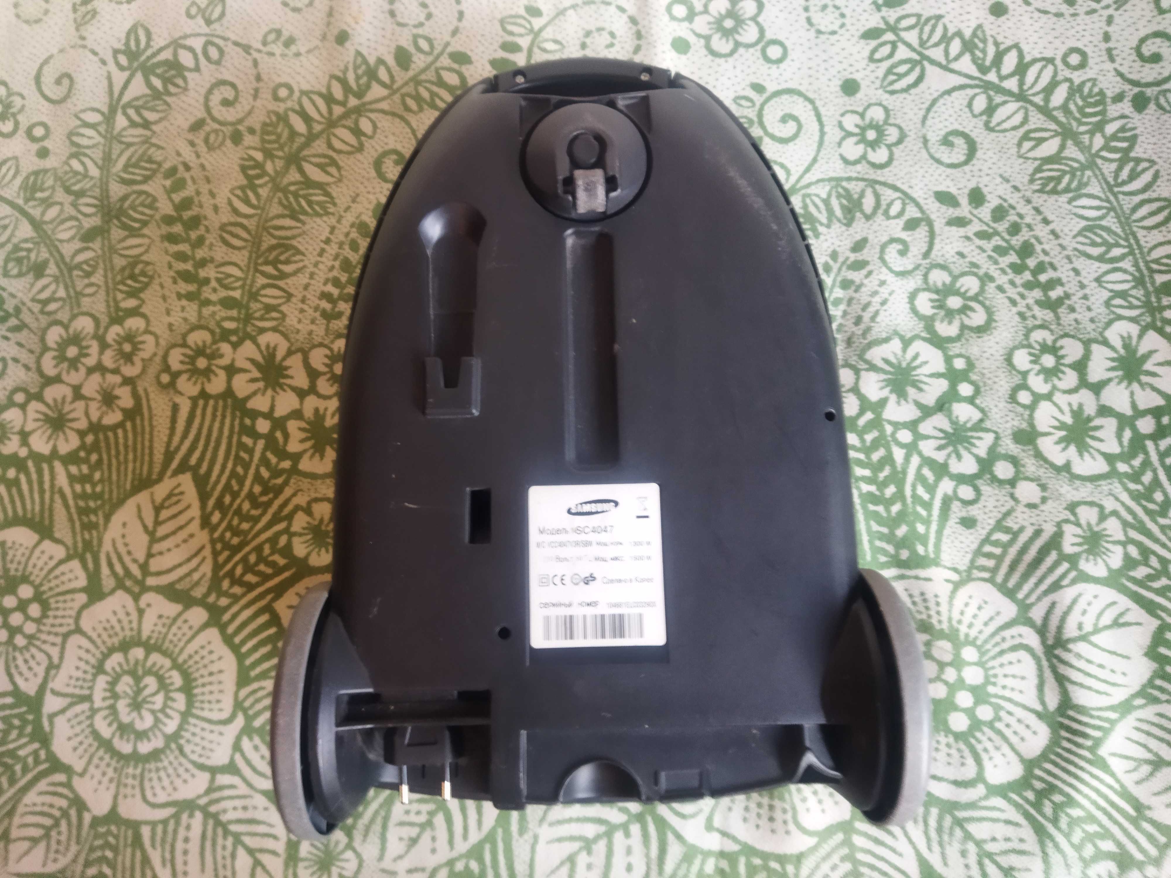 Пылесос Samsung с мешком модель SC-4047 1500W.