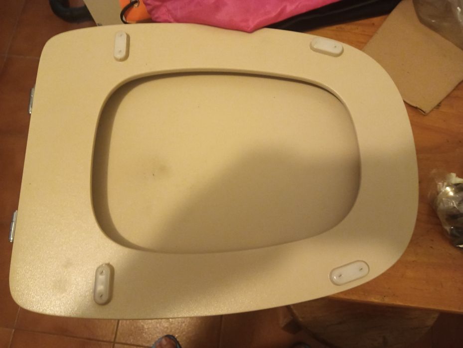 Tampo de sanita novo