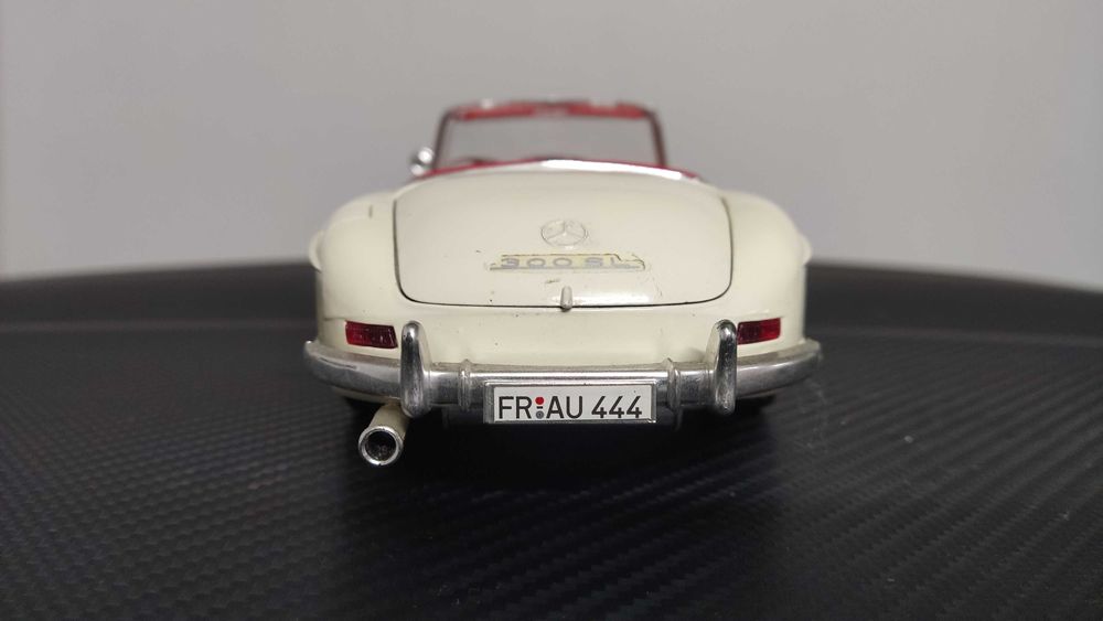 Burago 300SL ROADSTER SPIDER 1957 1/18