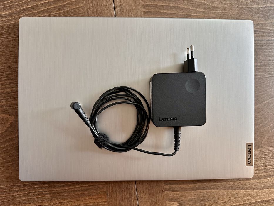 Portátil Lenovo IdeaPad 3 (Ryzen 5 / 8GB RAM / 480GB SSD)