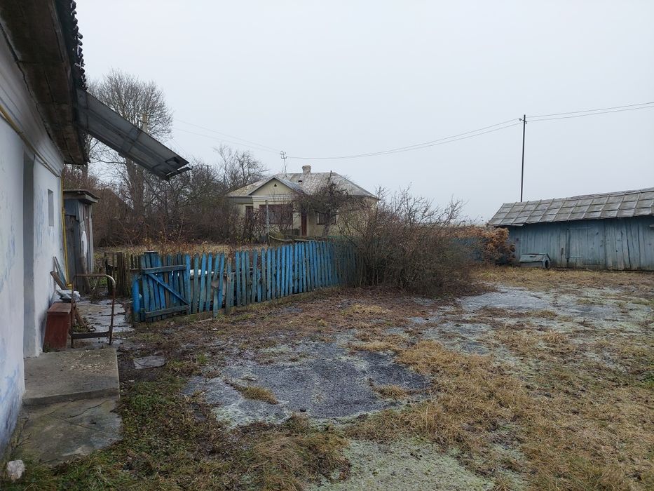 Продаж будинку з літньою кухею і прибудовами