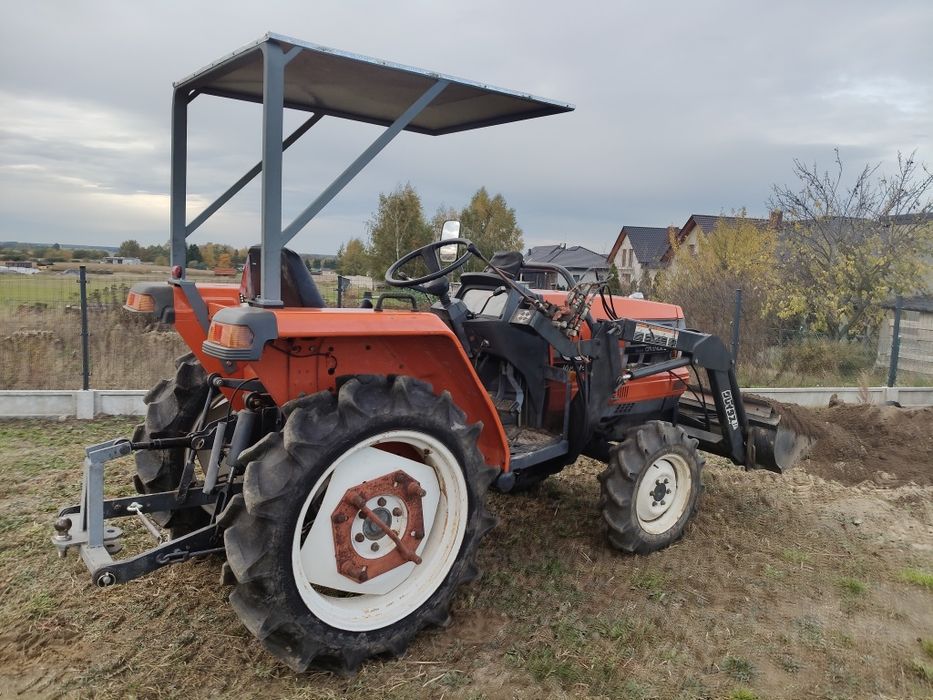 Traktorek ogrodniczy Kubota GL-19 GRANDEL z turem tur z daszkiem 4x4