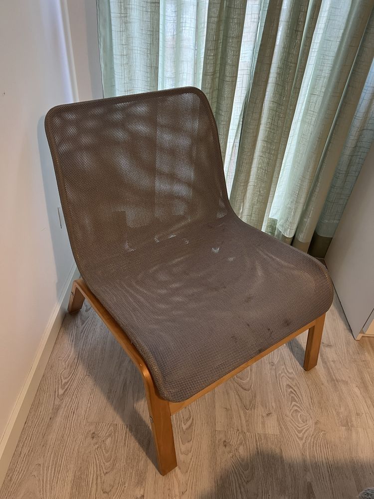 Cadeira cinzenta Ikea
