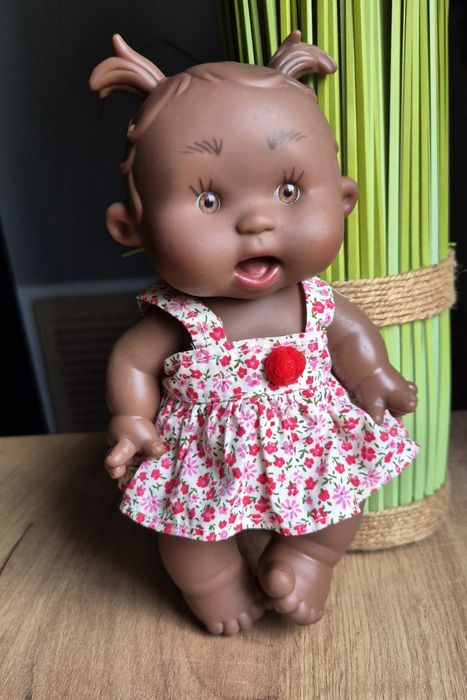 Lalka hiszpańska kolekcjonerska Nines D'Onil ciema skóra sukienka