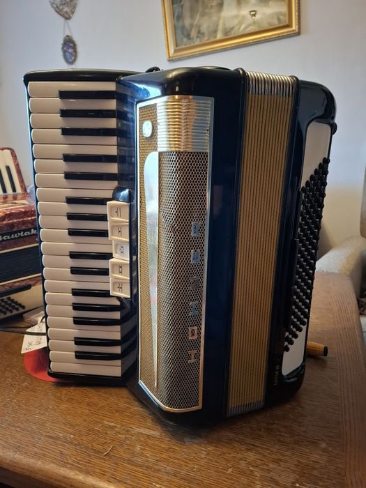 Akordeon Hohner 96 basów 3 chóry