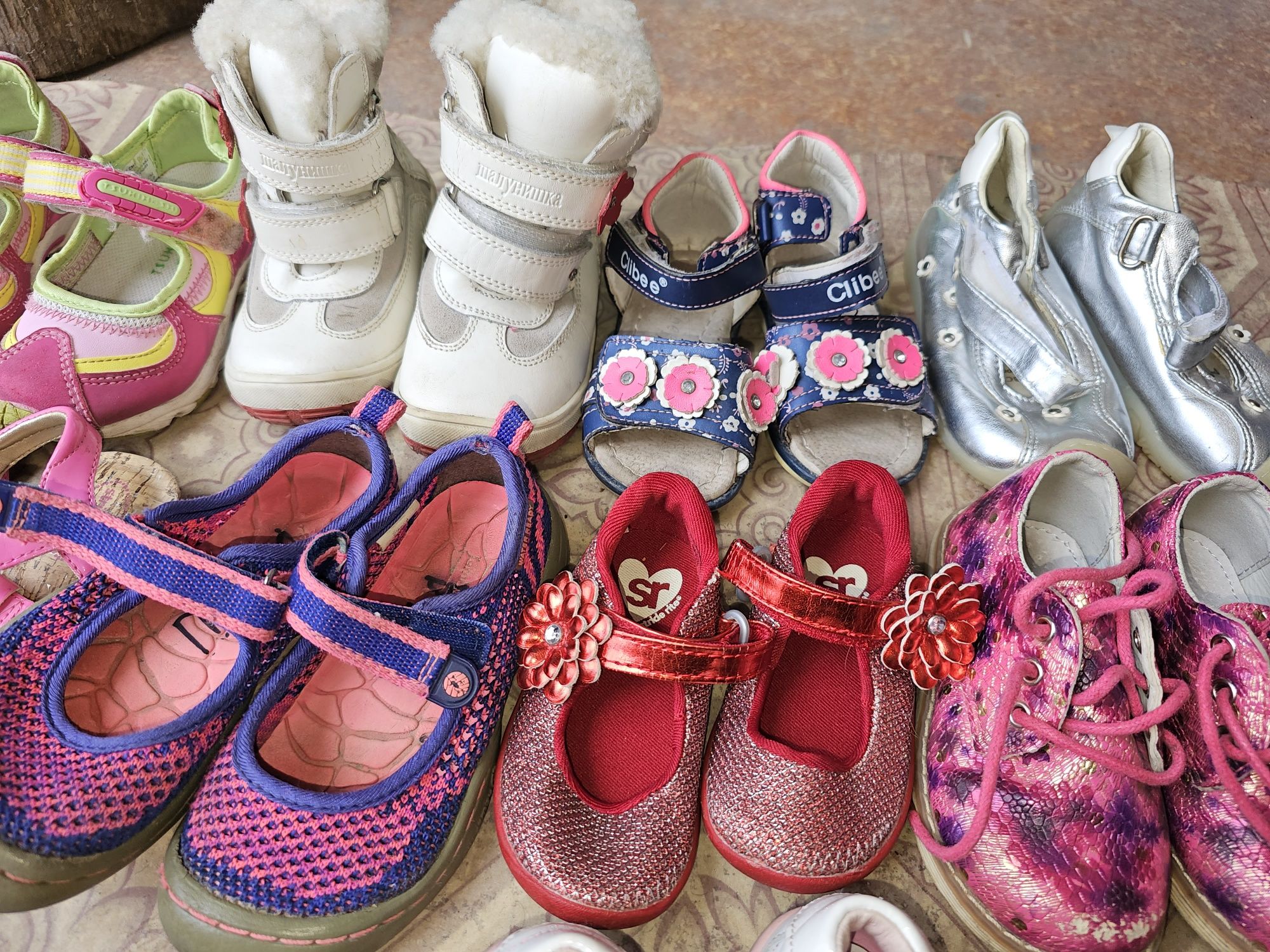 Набір взуття на дівчинку 21-26 розмір, за все 500 грн!