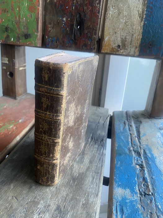 Livros seculares (séc.18 e 19)