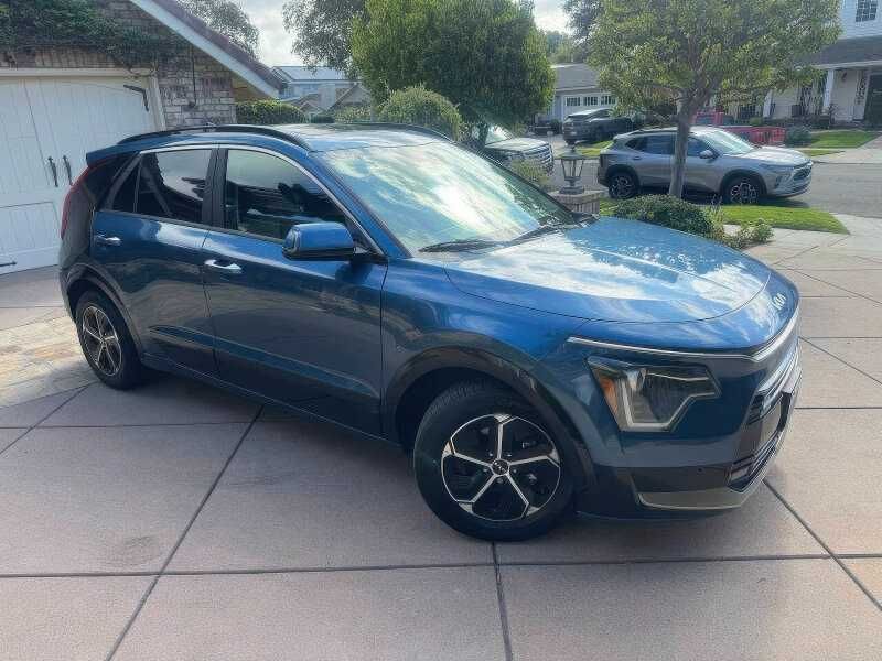 2023 Kia Niro SX