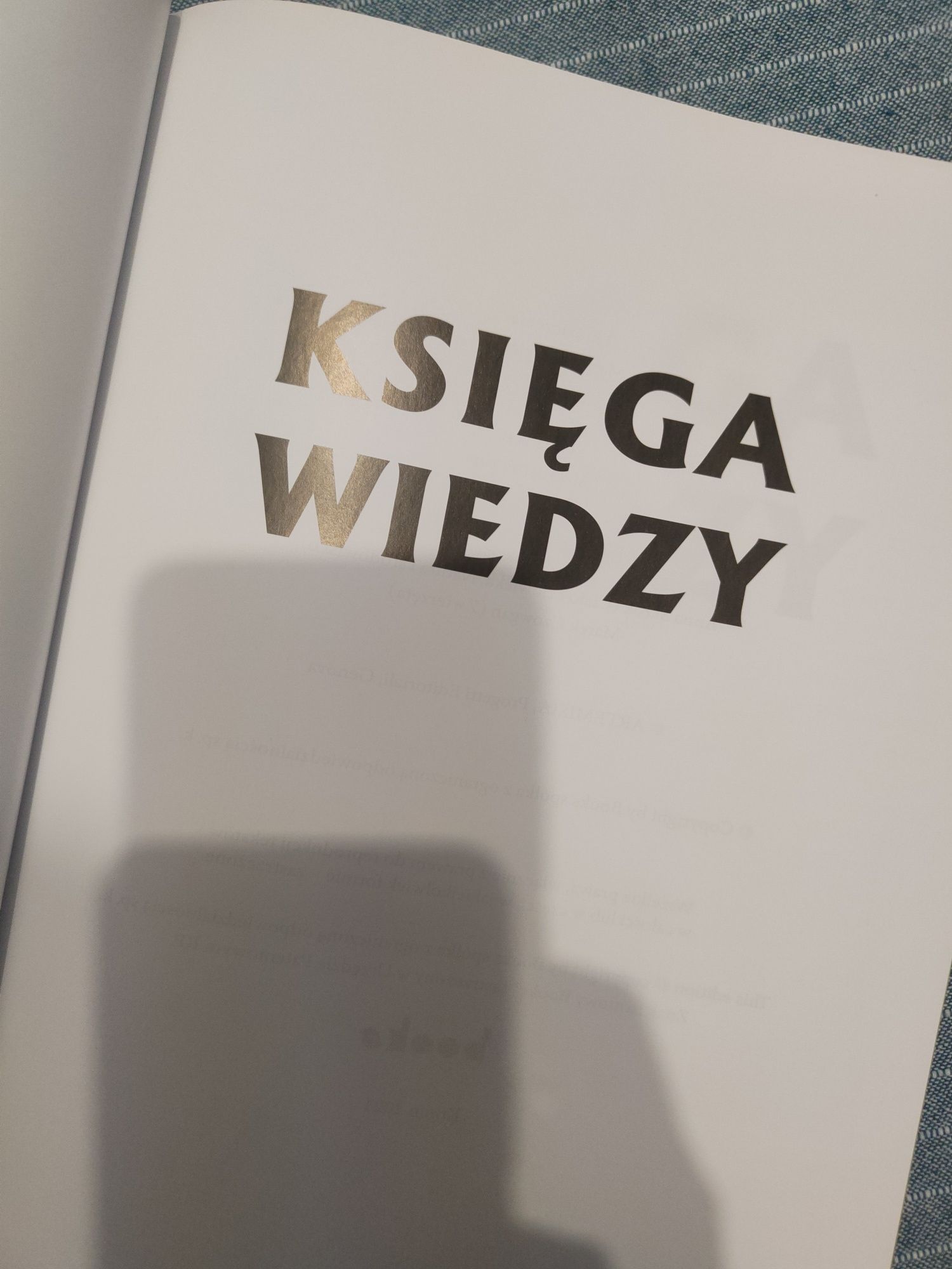 Księga wiedzy w pytaniach i odpowiedziach 

Dla małych odkrywców. 
Sta