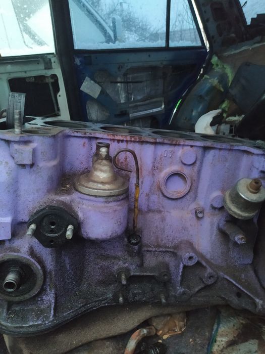 Продам блок 2103