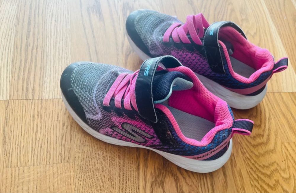 Buty sportowe dziewczęce 30