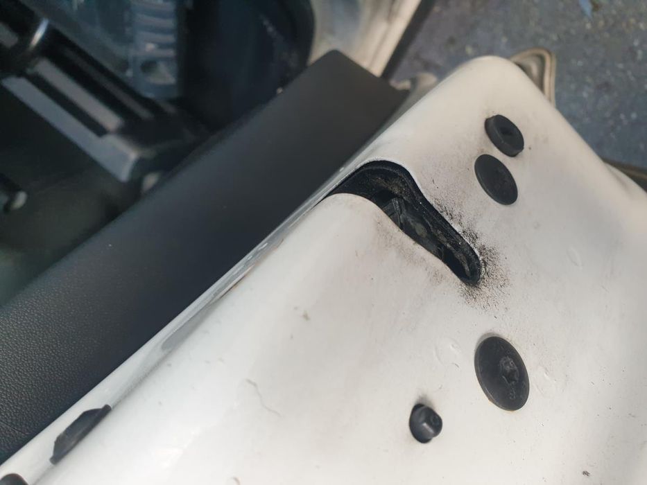 Fechadura / fecho porta trás esquerdo CITROËN C3 III (SX)