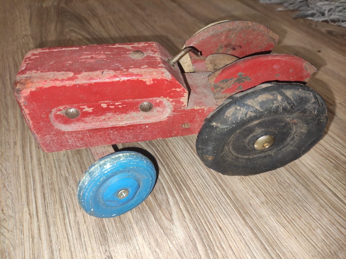 Traktor drewniany 1949