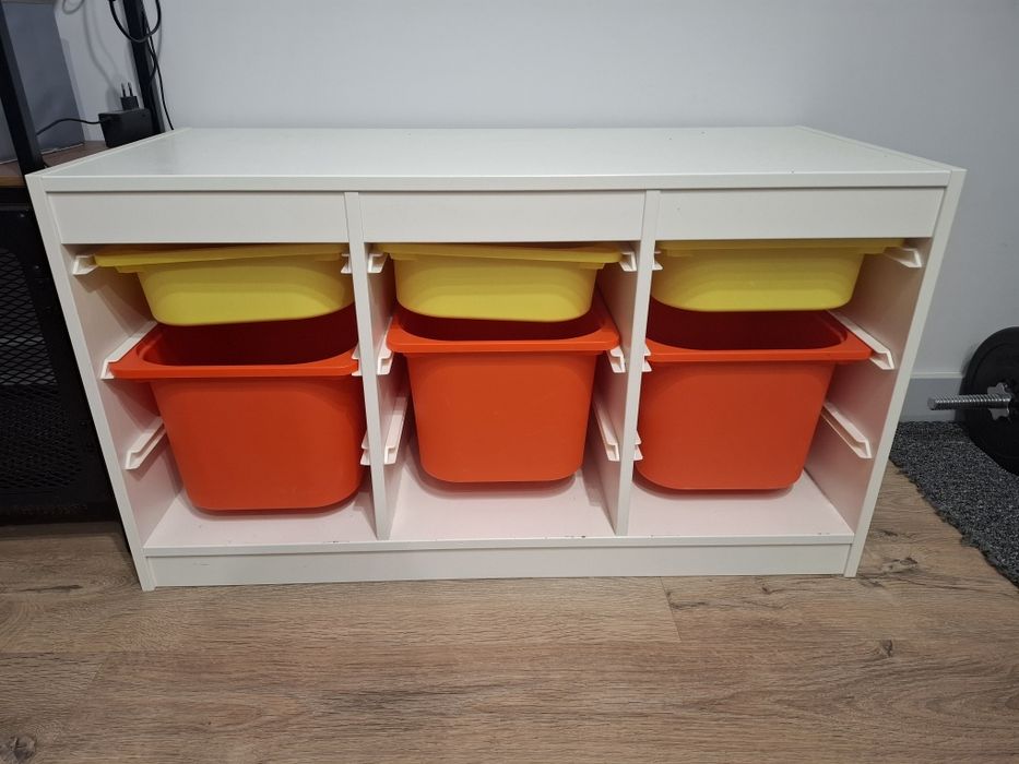 Szafka Ikea Trofast z pojemnikami