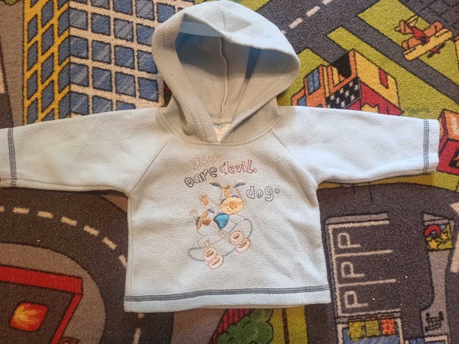 Ciepła bluza z kapturem r.68