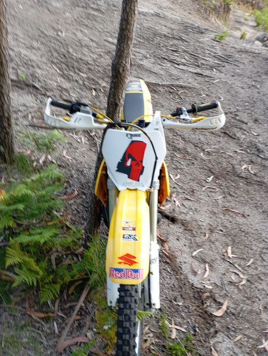 Suzuki rm 250 vendo ou troco
