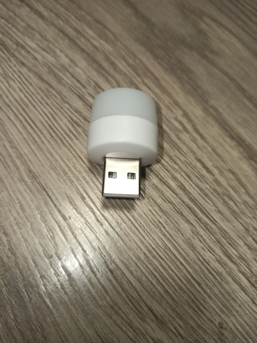 Нічник, лампа, як свічка в пауербанк. Лампочка usb.