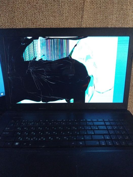 Продам ноутбук Asus на запчастини