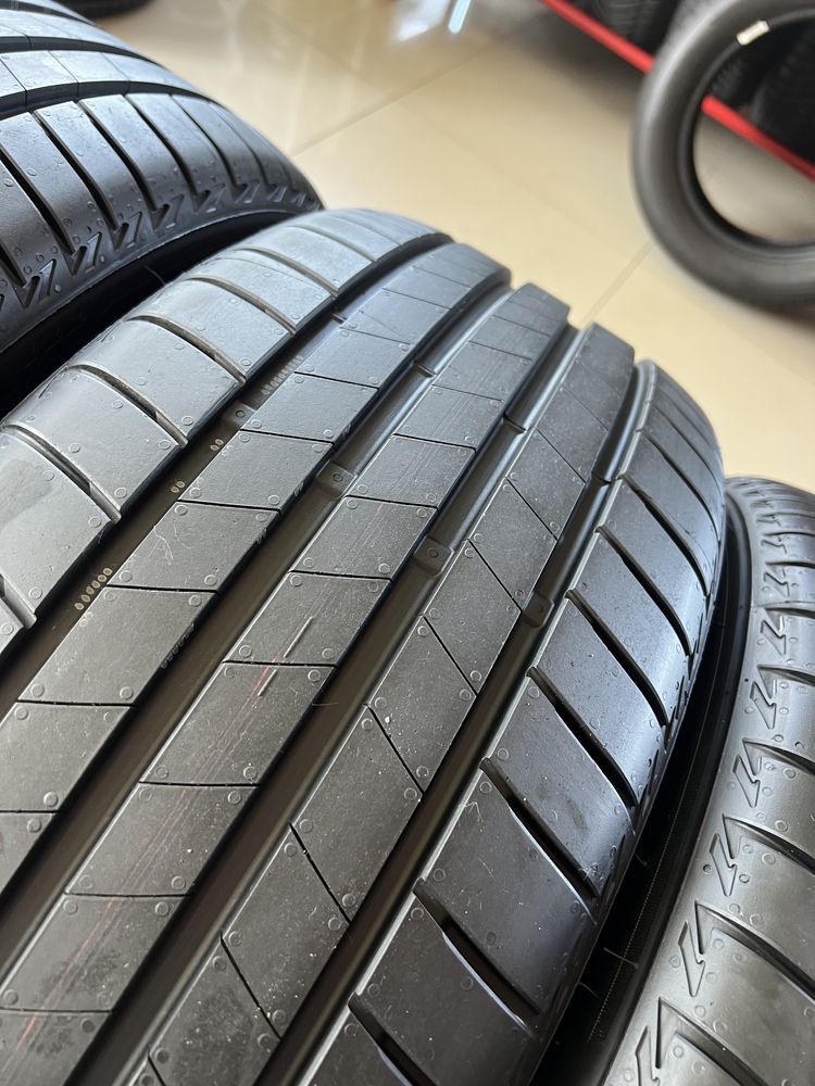 Літні шини 235/40/20 Bridgestone T005 летние шины комплект