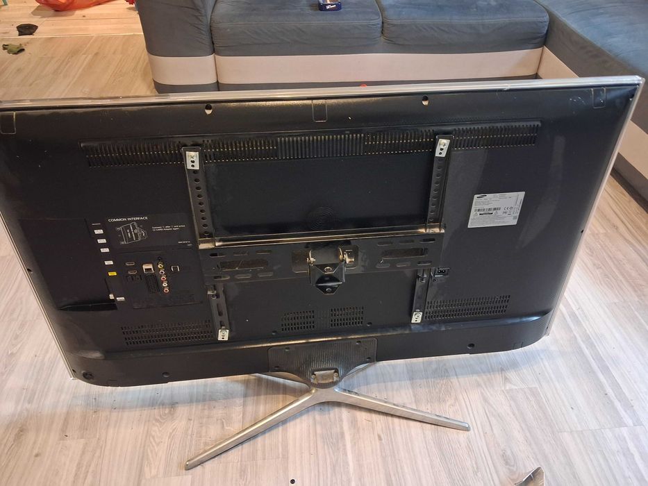 Telewizor Samsung 48 Cali , uszkodzony , plamki