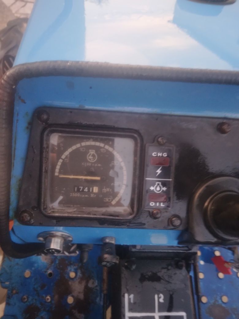 Trator Hinomoto 25cv
