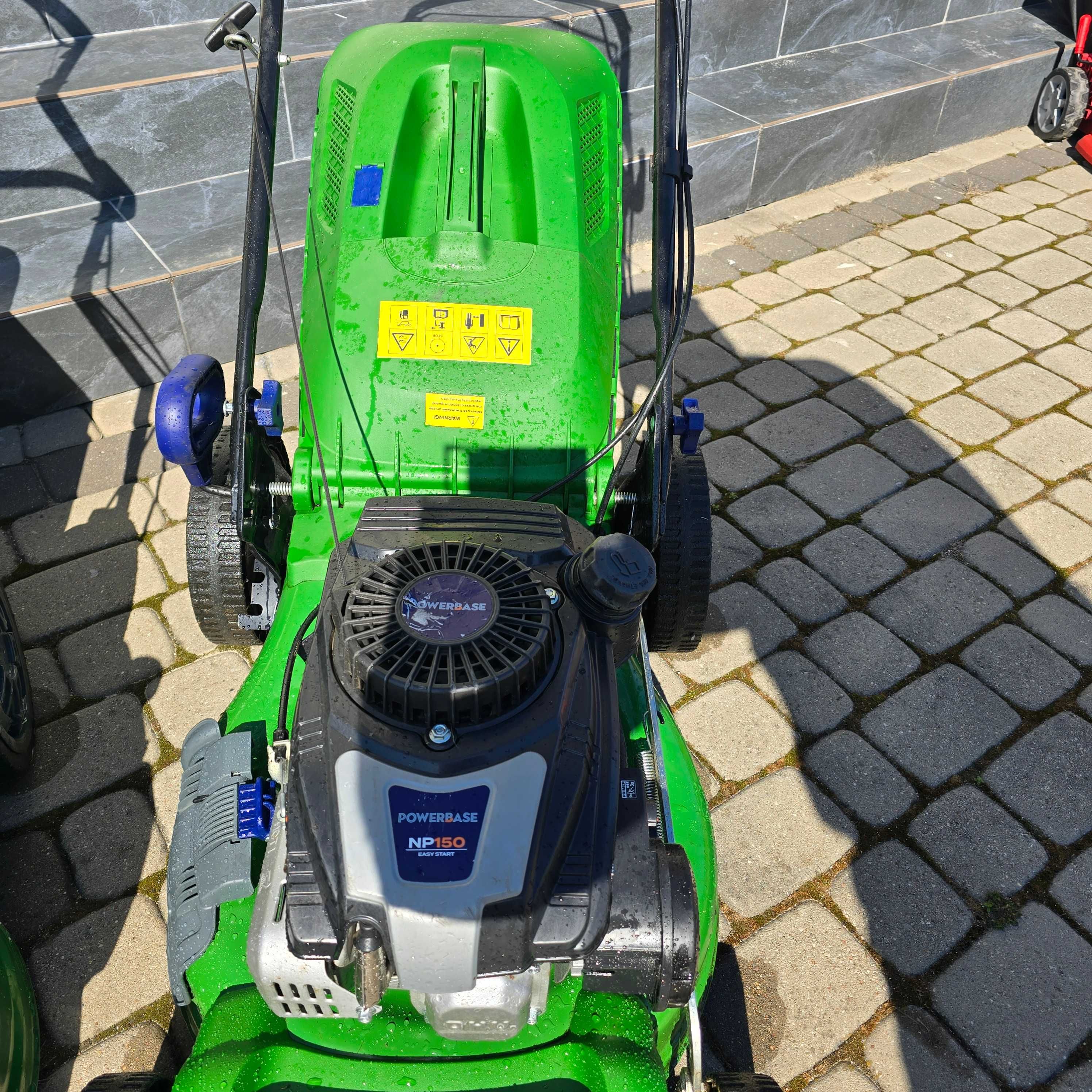 Kosiarka spalinowa PowerBase z napędem 46 cm