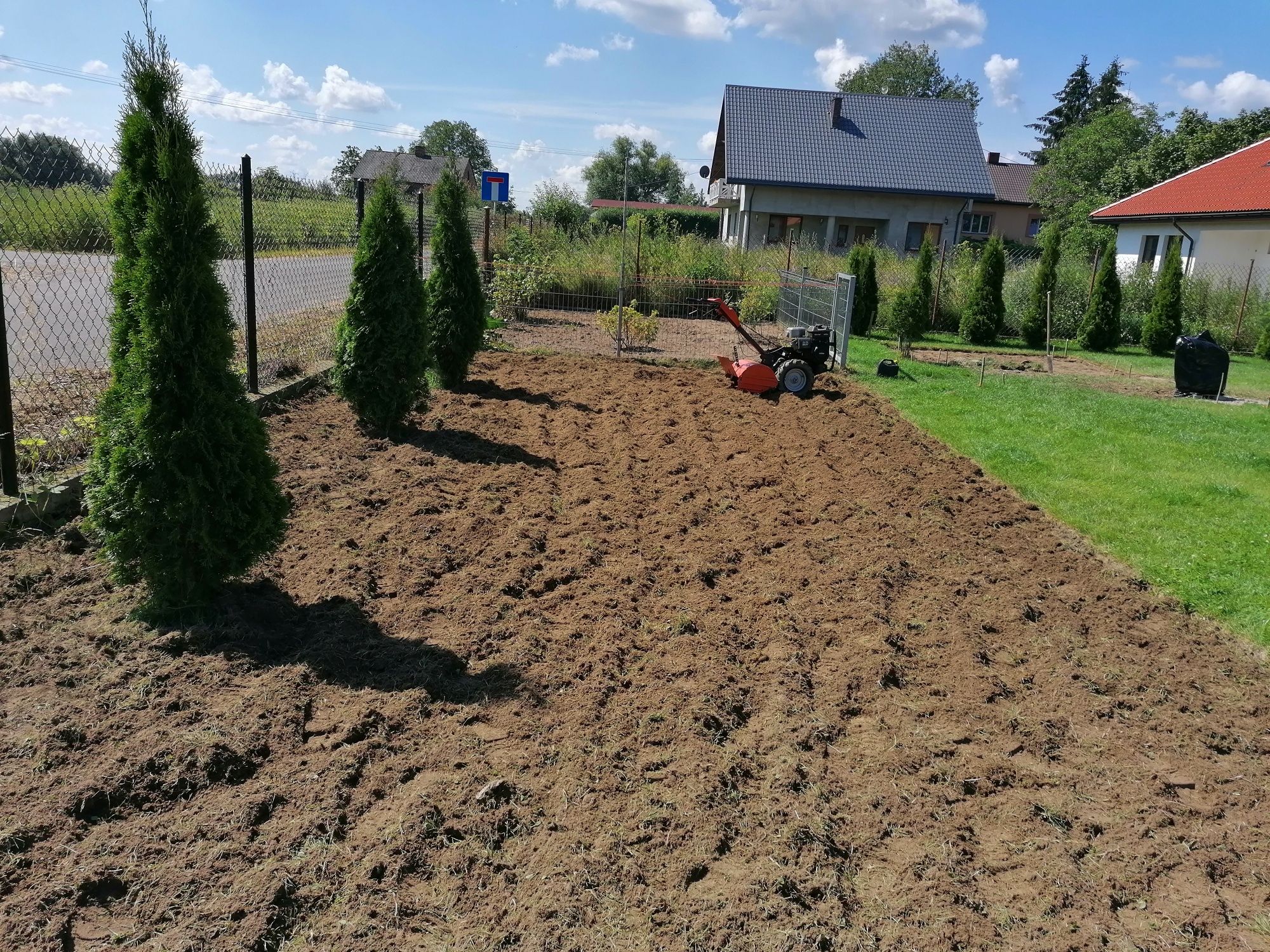 Usługi ogrodnicze/ usługi glebogryzarką / pielęgnacja ogrodów