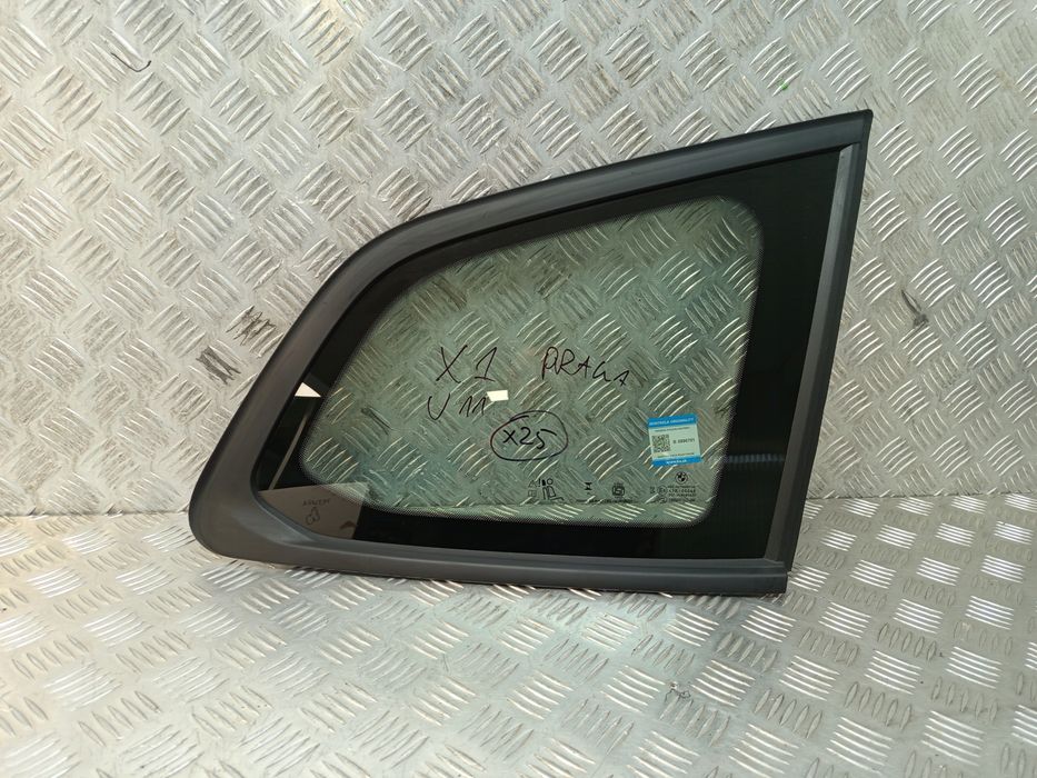 BMW X1 U11 Szyba Karoseryjna Tylna TYŁ Prawa