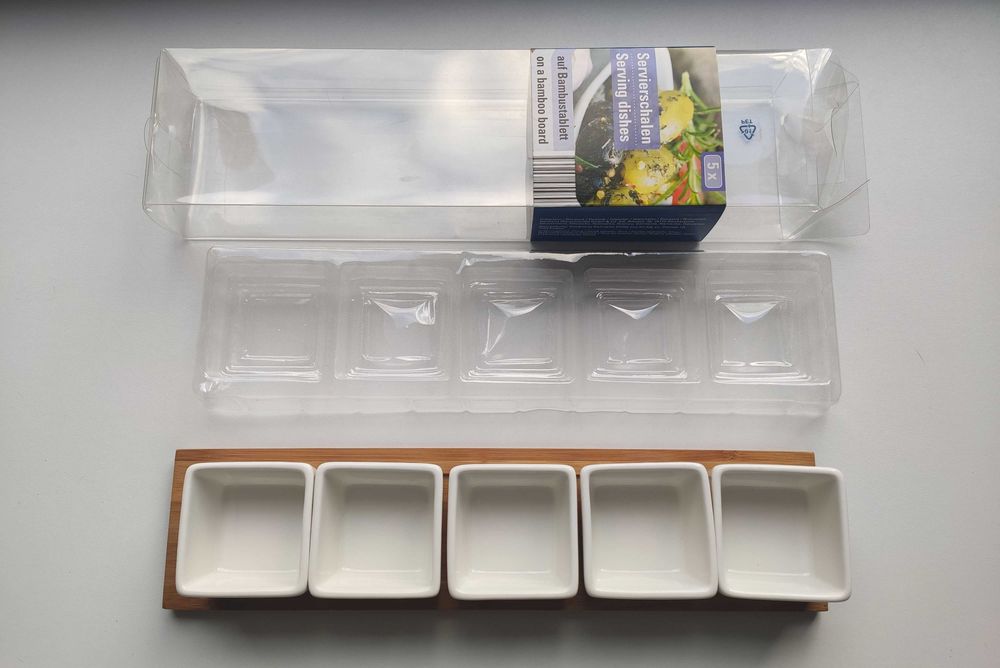 Zestaw 5 miseczek z bambusową tacką - na dip, przekąski - NOWE